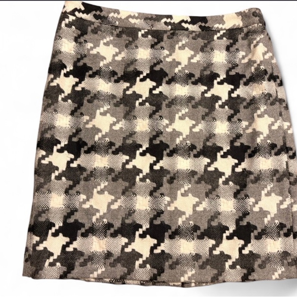 LOFT Black & Cream Houndstooth A-Line Skirt
